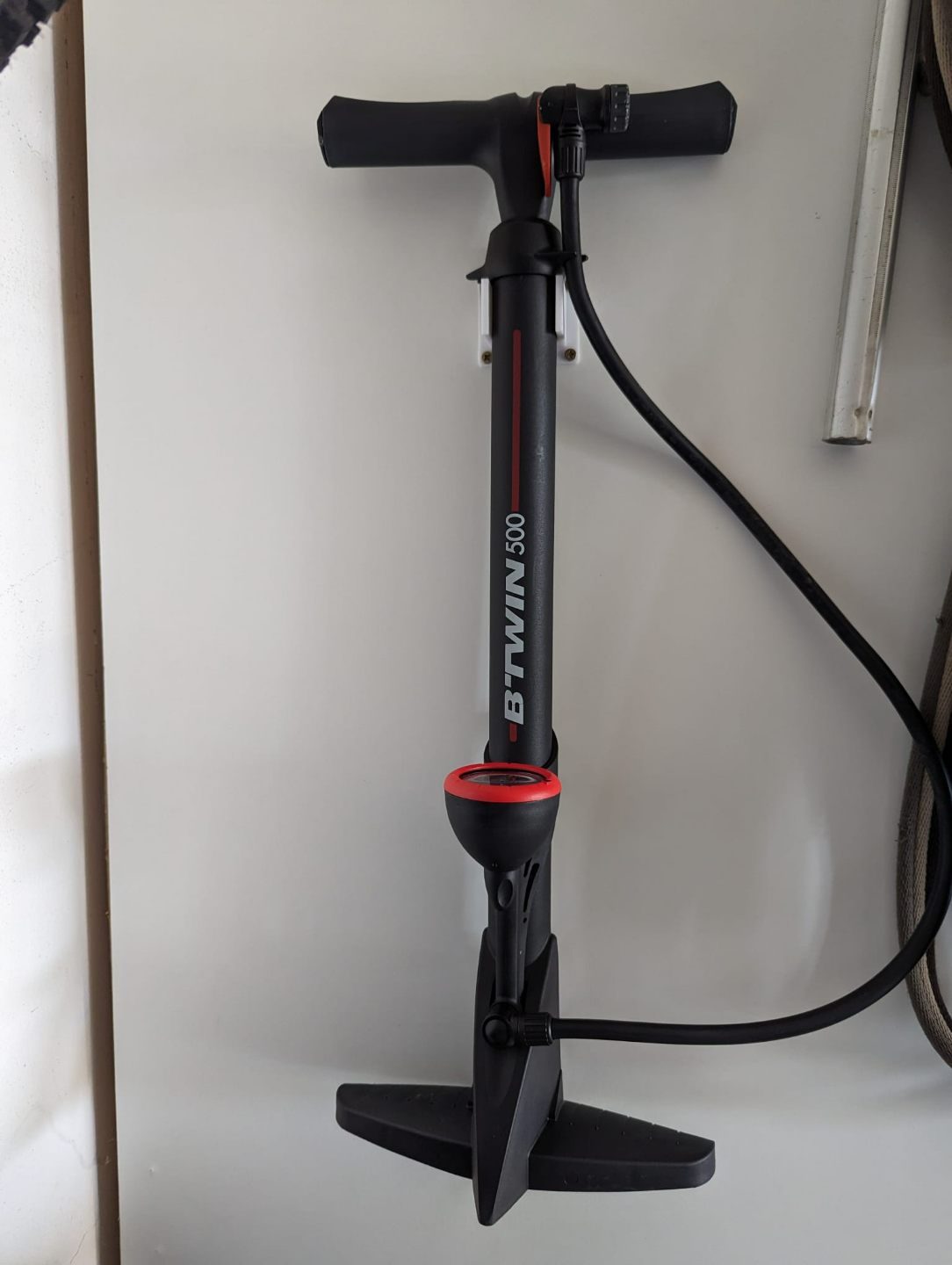 wall bicycle pump holder