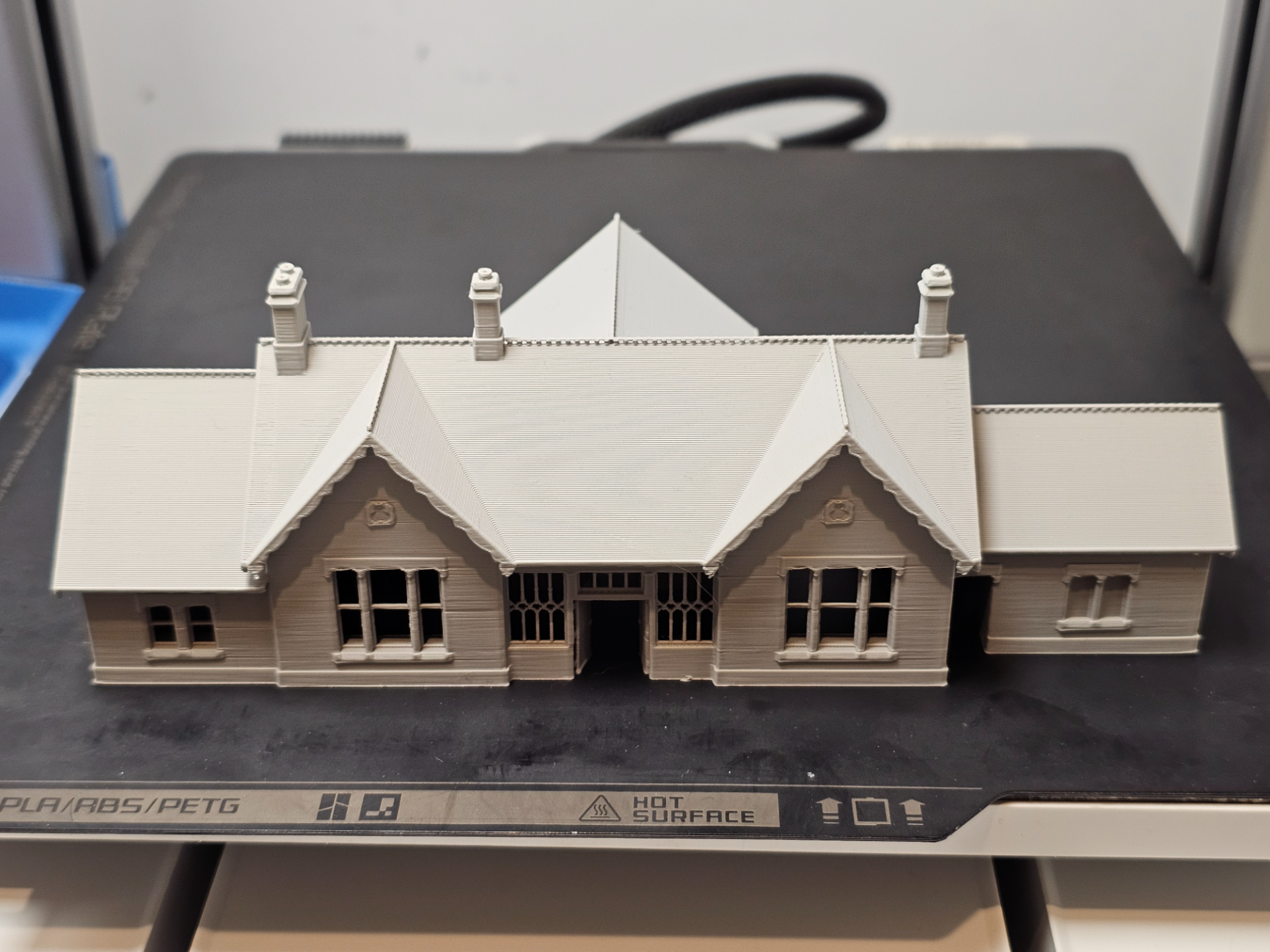 N-gauge Railway Station (medium)