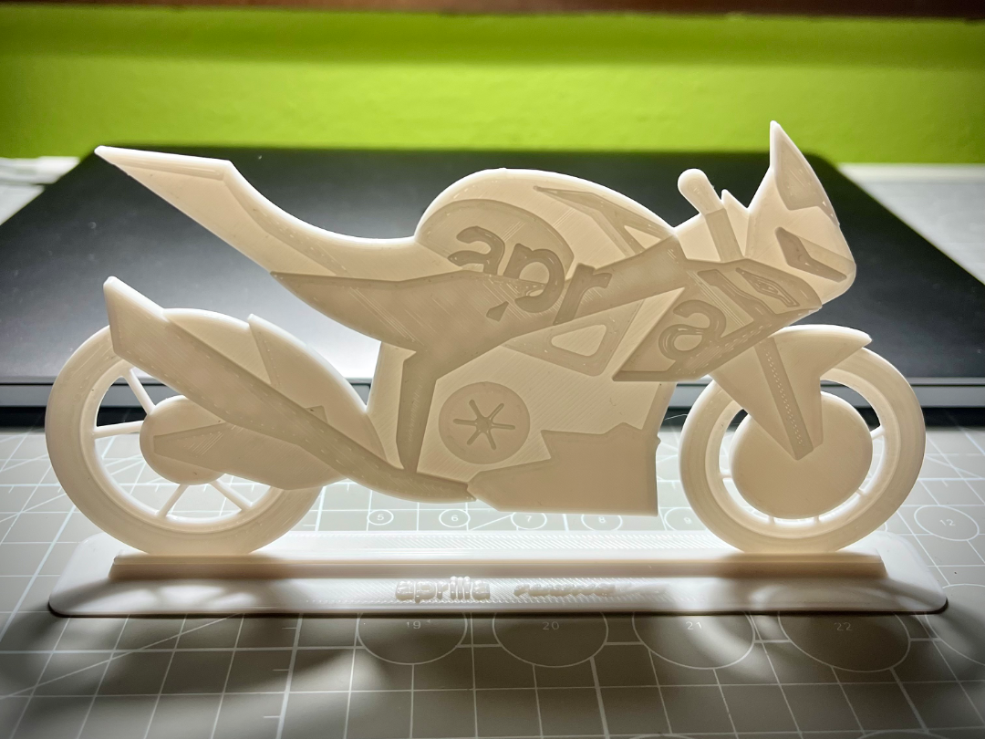 MODELLO APRILIA TUONO V4 IN RILIEVO