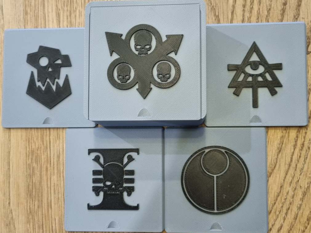 Dice Box & 33 War Hammer 40K Faction lids