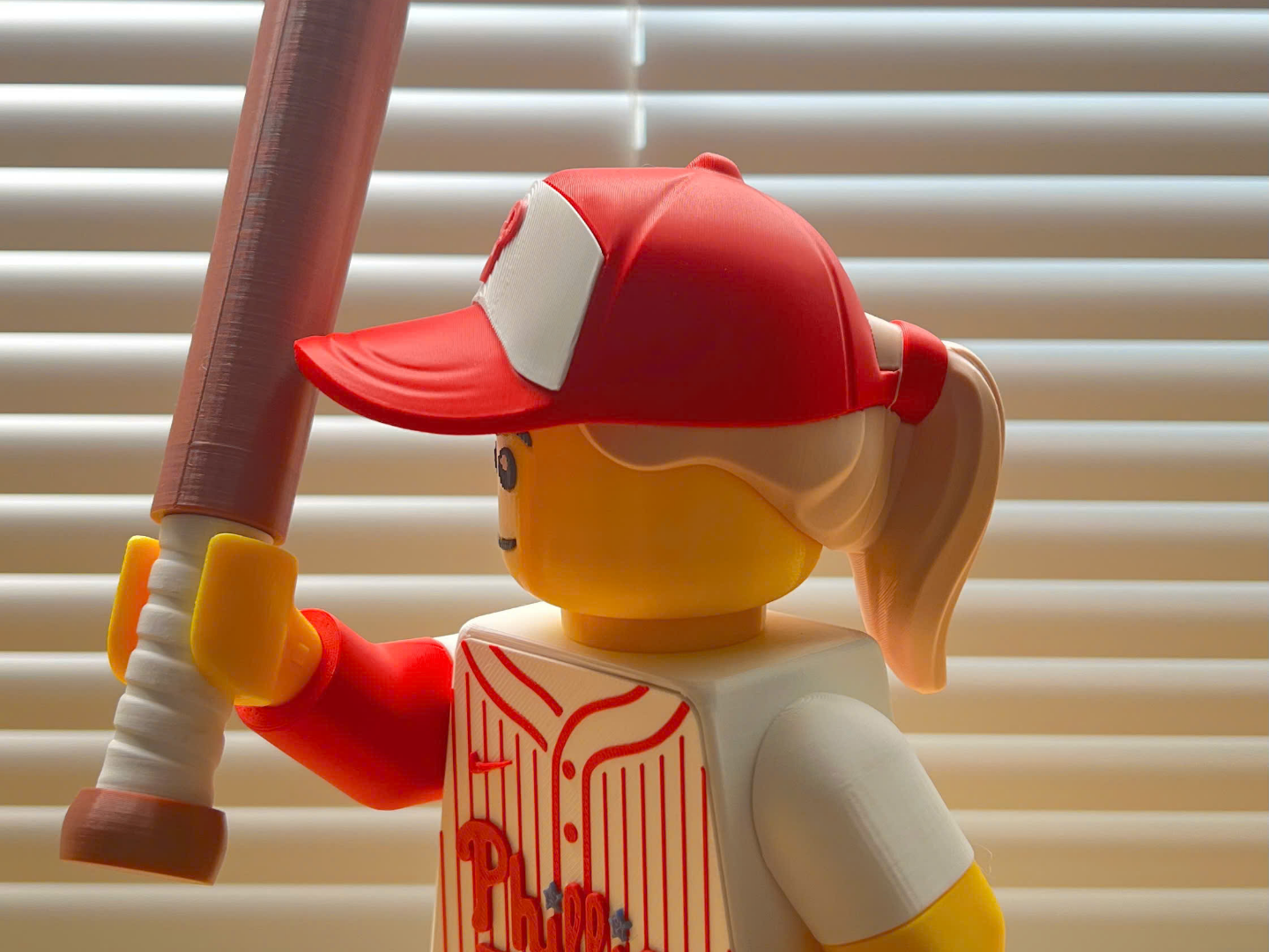 Cap with pony tail for big brick figure