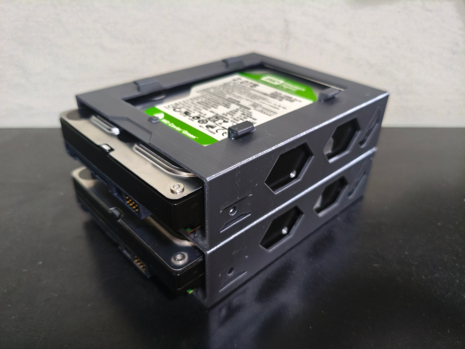 Stackable 3.5" HDD cage