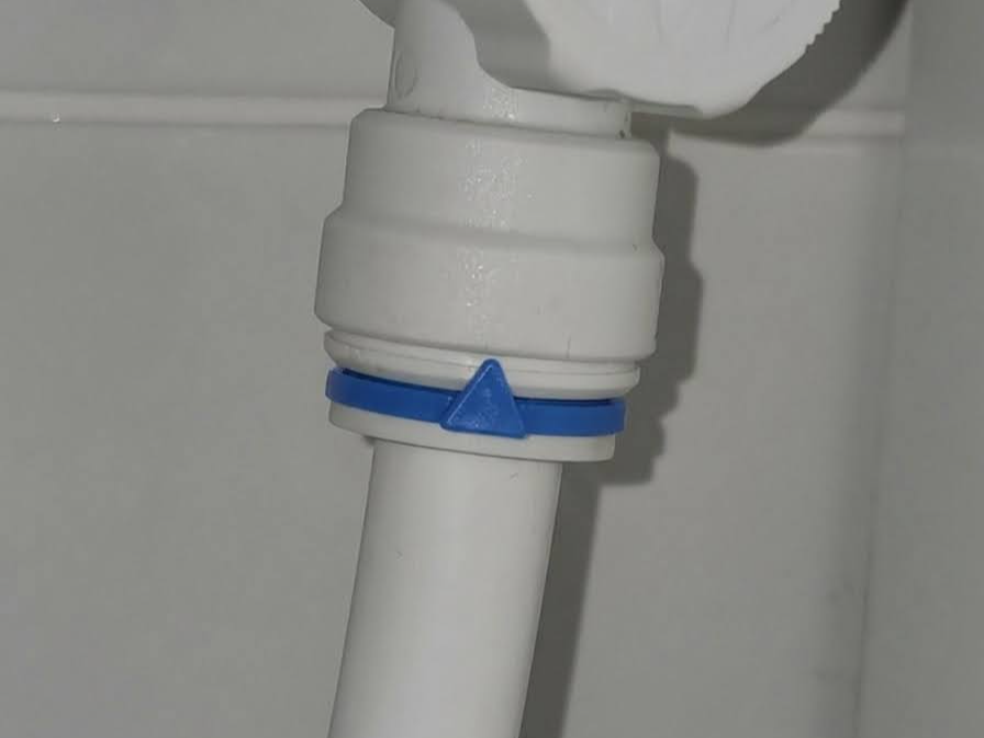 Push-Fit Collet 15mm Locking Clip & Flow Direction