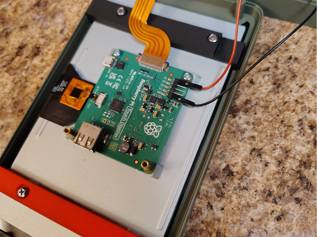 Retainers for 7-inch touchscreen case by @Gvbuiten