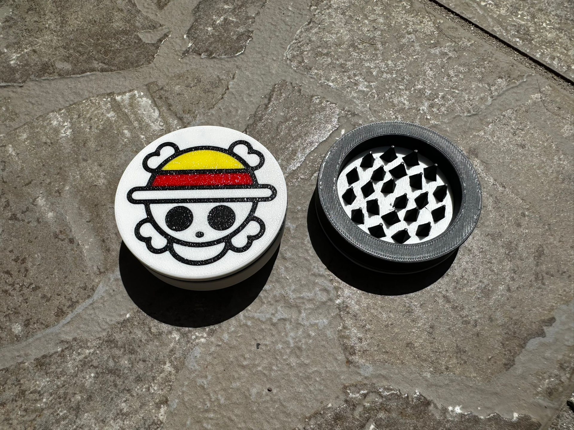 Jolly Roger Luffy Grinder