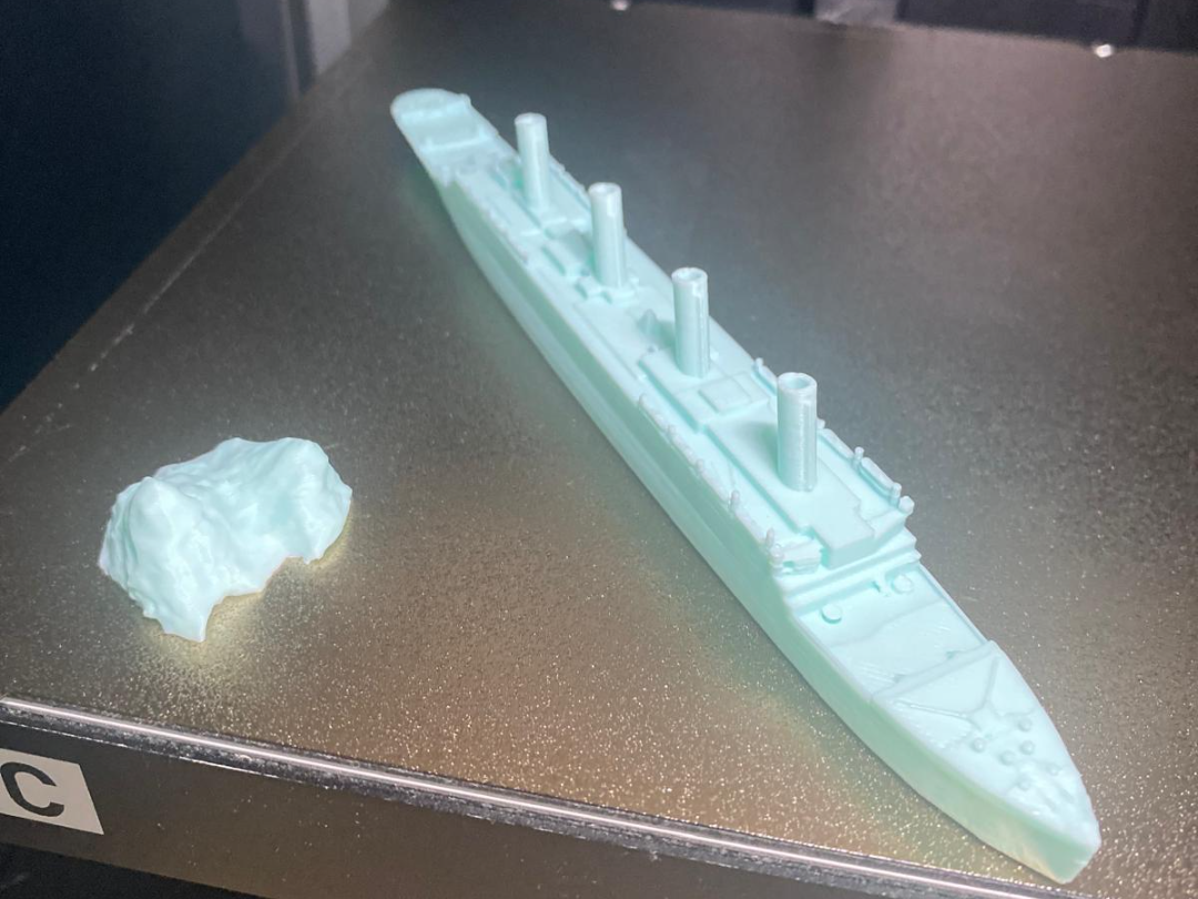 Titanic  und  Iceberg