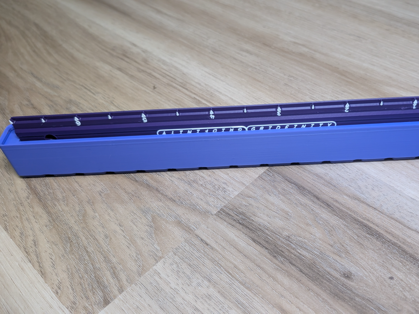 Slim Gridfintiy ruler bin