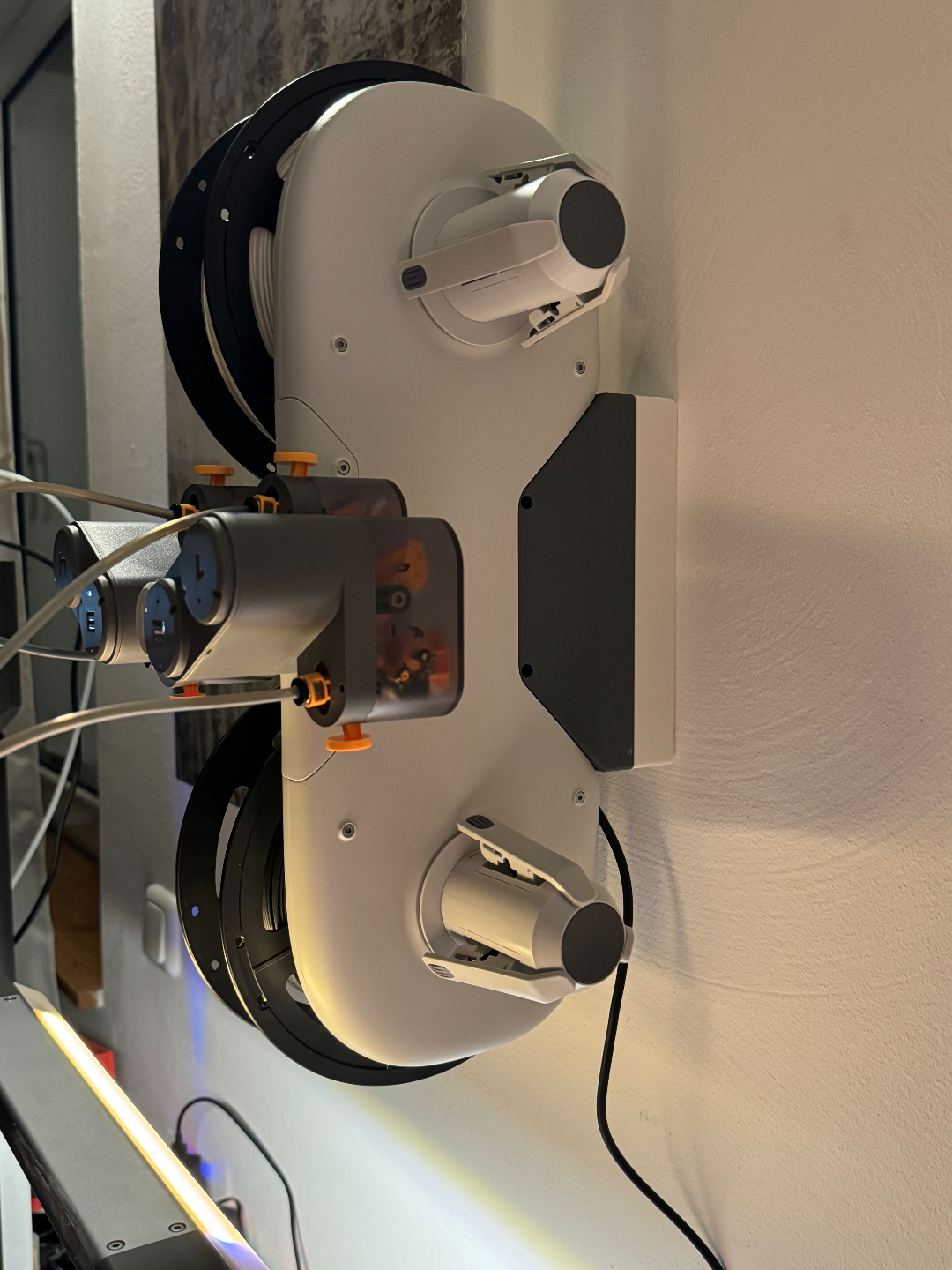 AMS Lite flat and removable wall mount