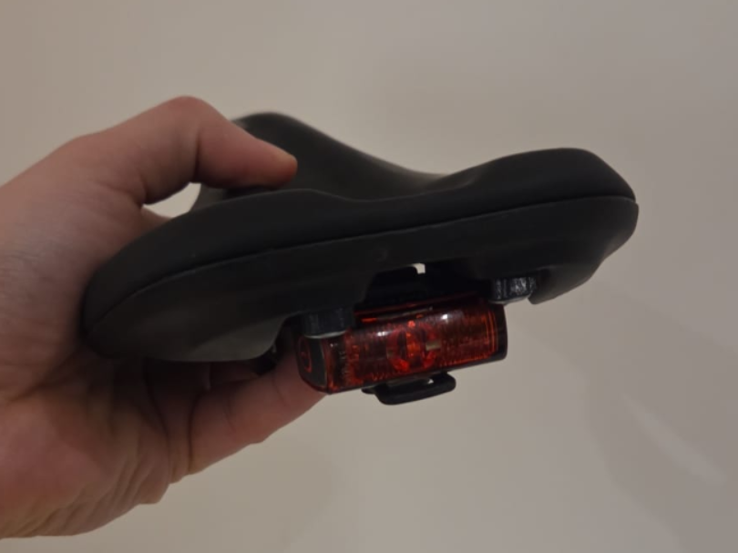 Halter für Fahrradlicht/ Rücklicht Sattel (Cube)