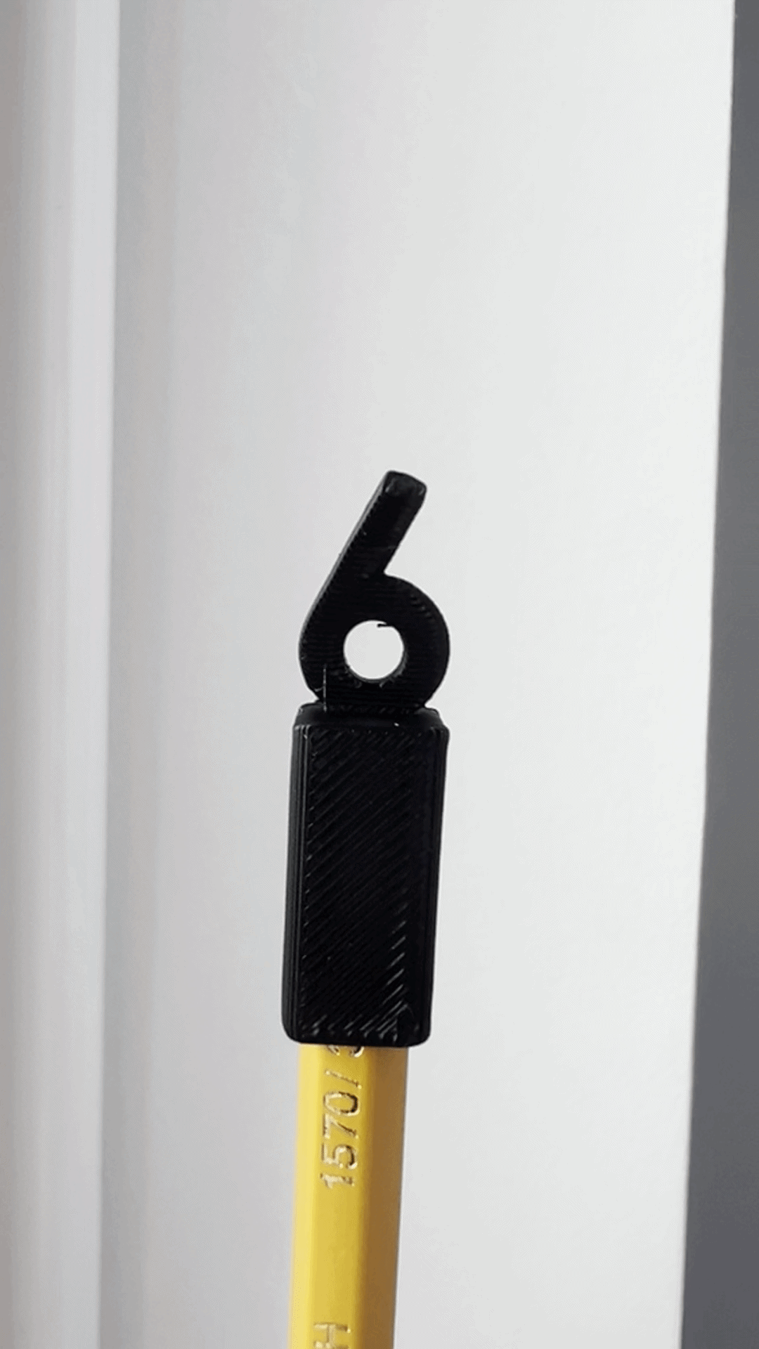 6-7 pencil cap / topper 3D illusion ( text flip )
