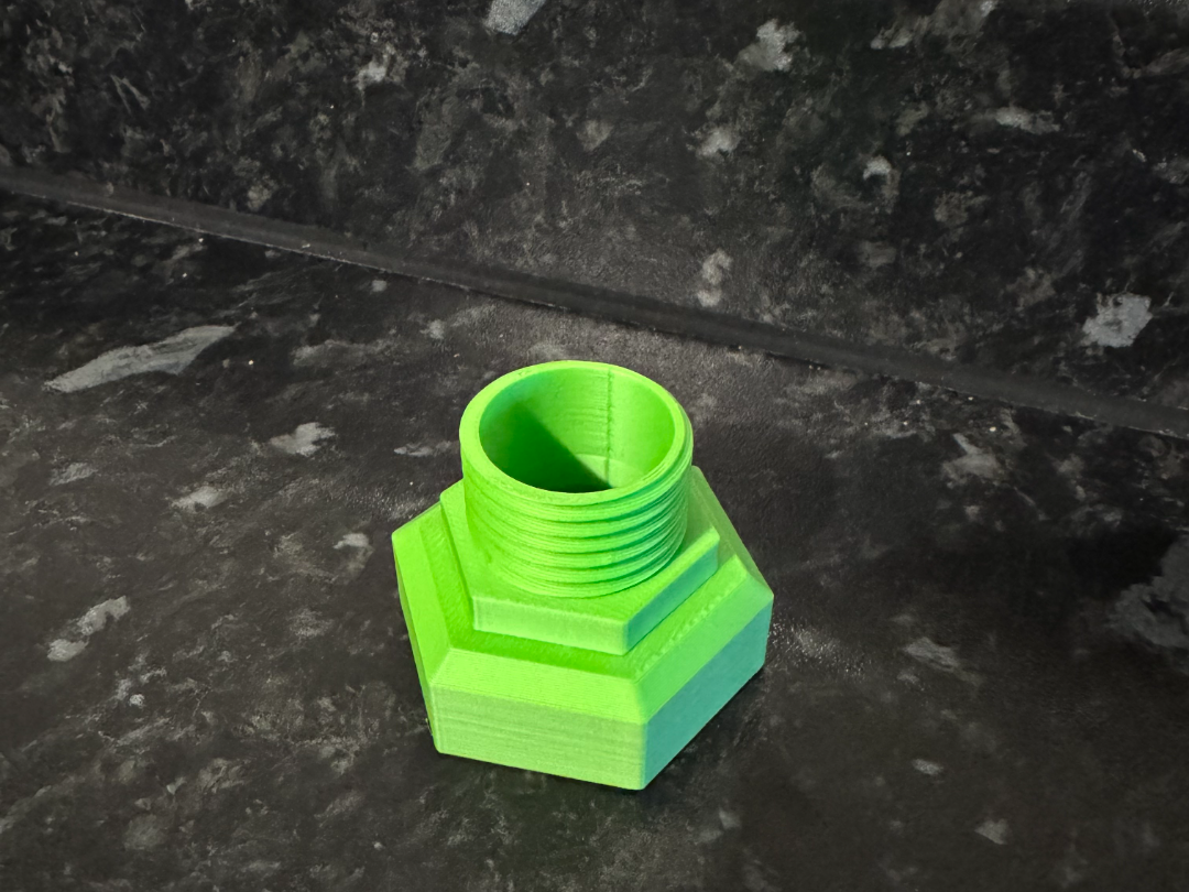 5 Litre to hose connector