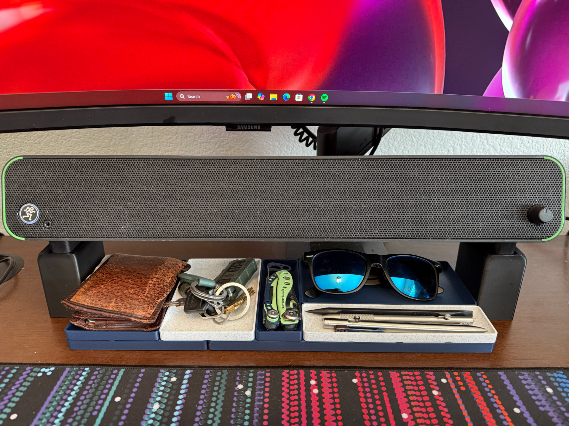 Mackie CR Stealthbar Riser