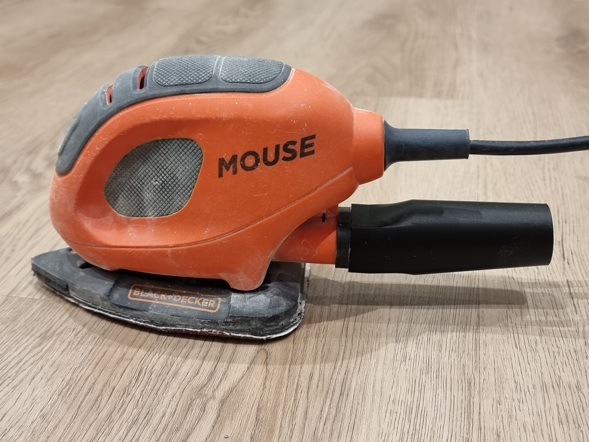 Vacuum adapter for Black & Decker mouse sander