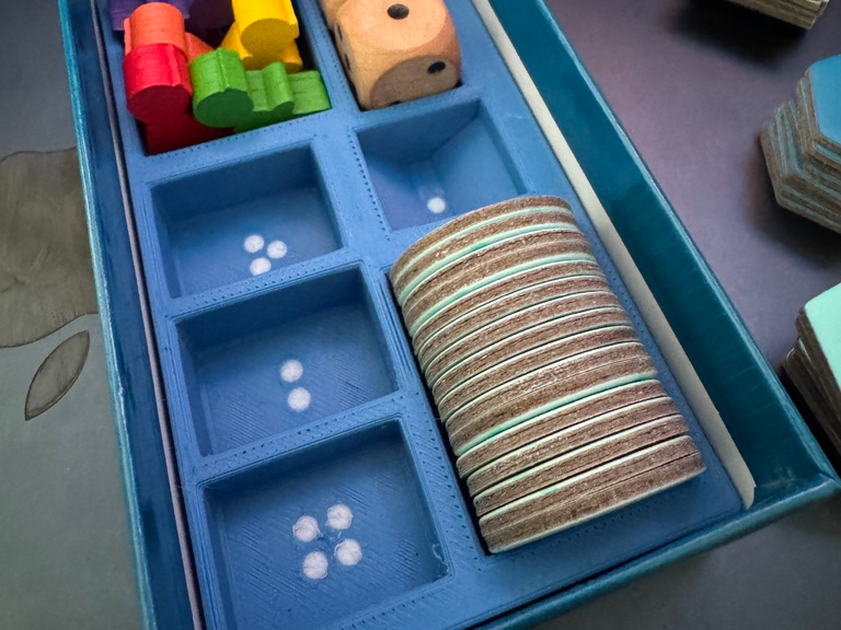Deep sea adventure box organizer
