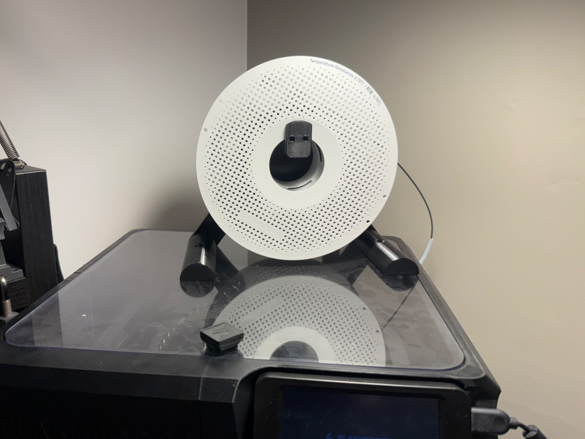 Filament holder