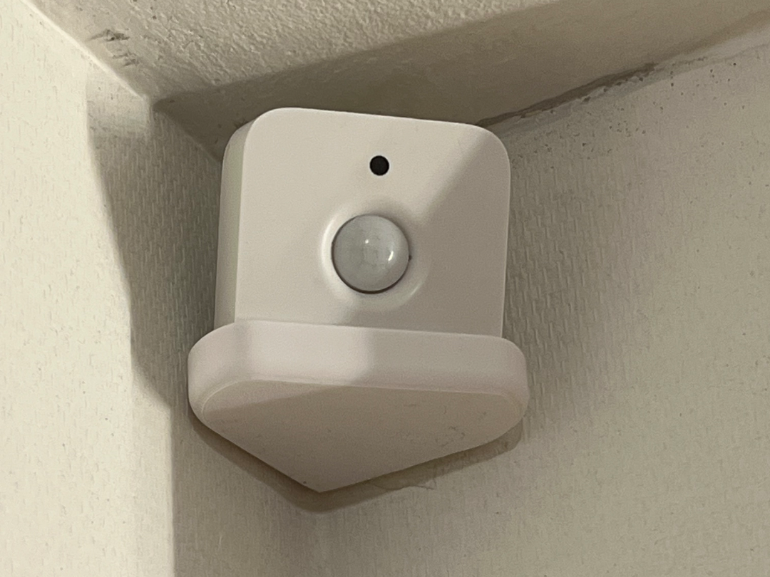 Philips Hue Motion detector corner mount