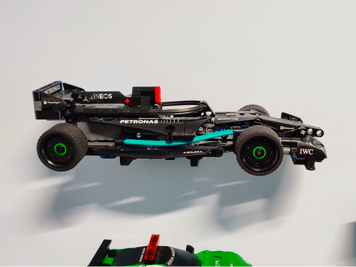 LE_GO F1 Mercedes wall mount 42165