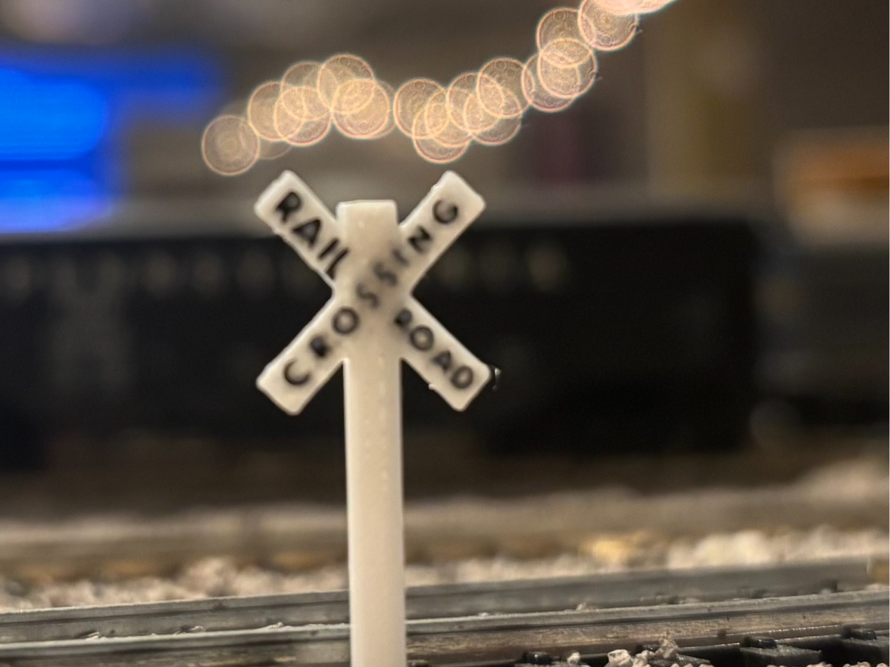 HO SCALE Railroad Crossing Signs (1:87)