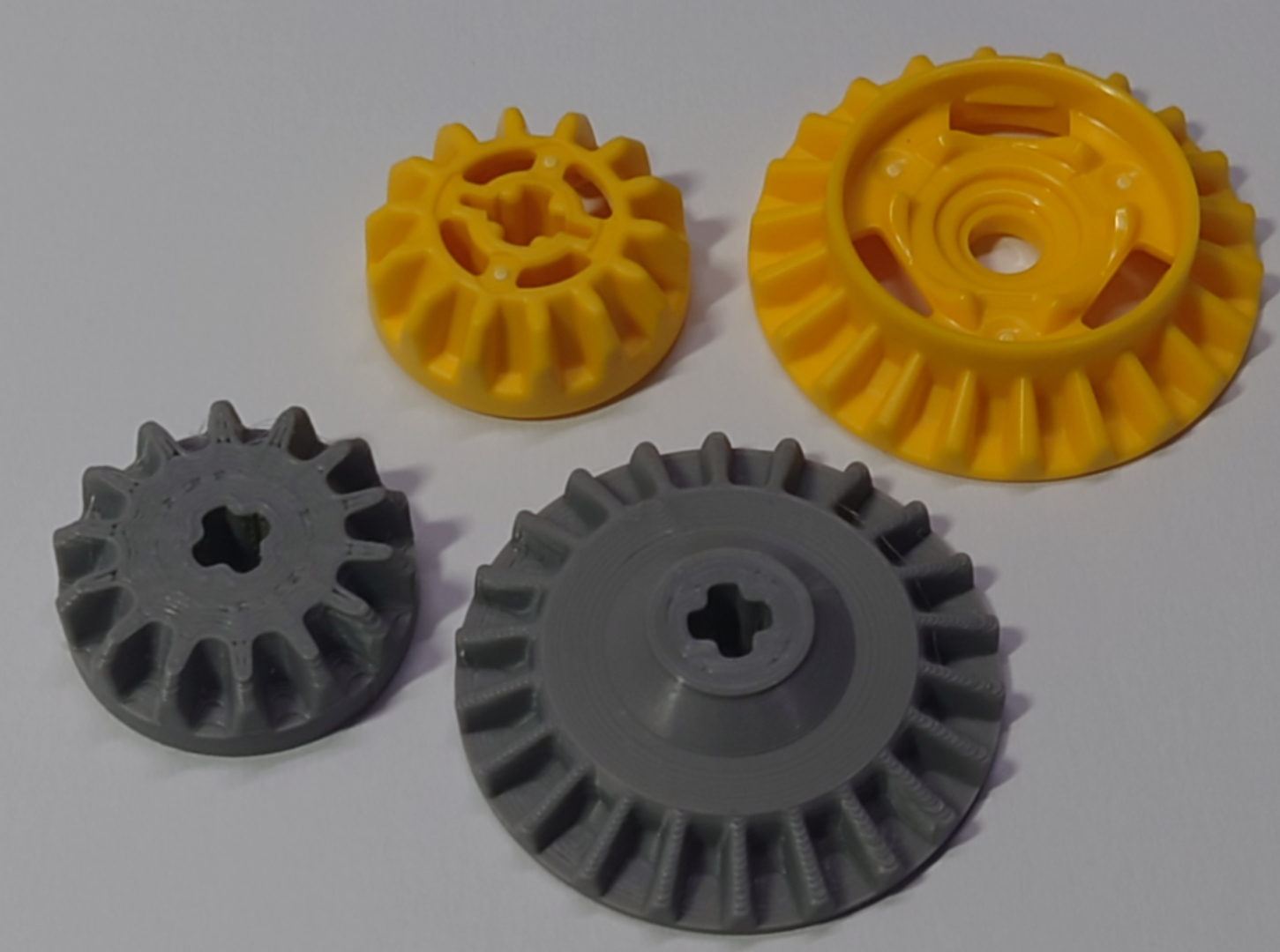 Bevel gear with axle hole 14t and 22t, Mod.2