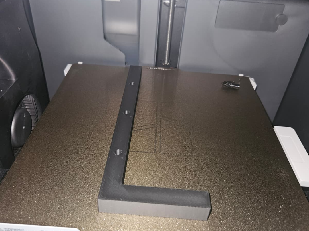 Anschlag Winkel mit Bohrungen 220mm