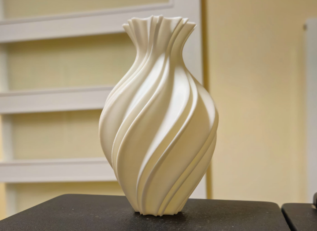 Spiral Vase with deep curve