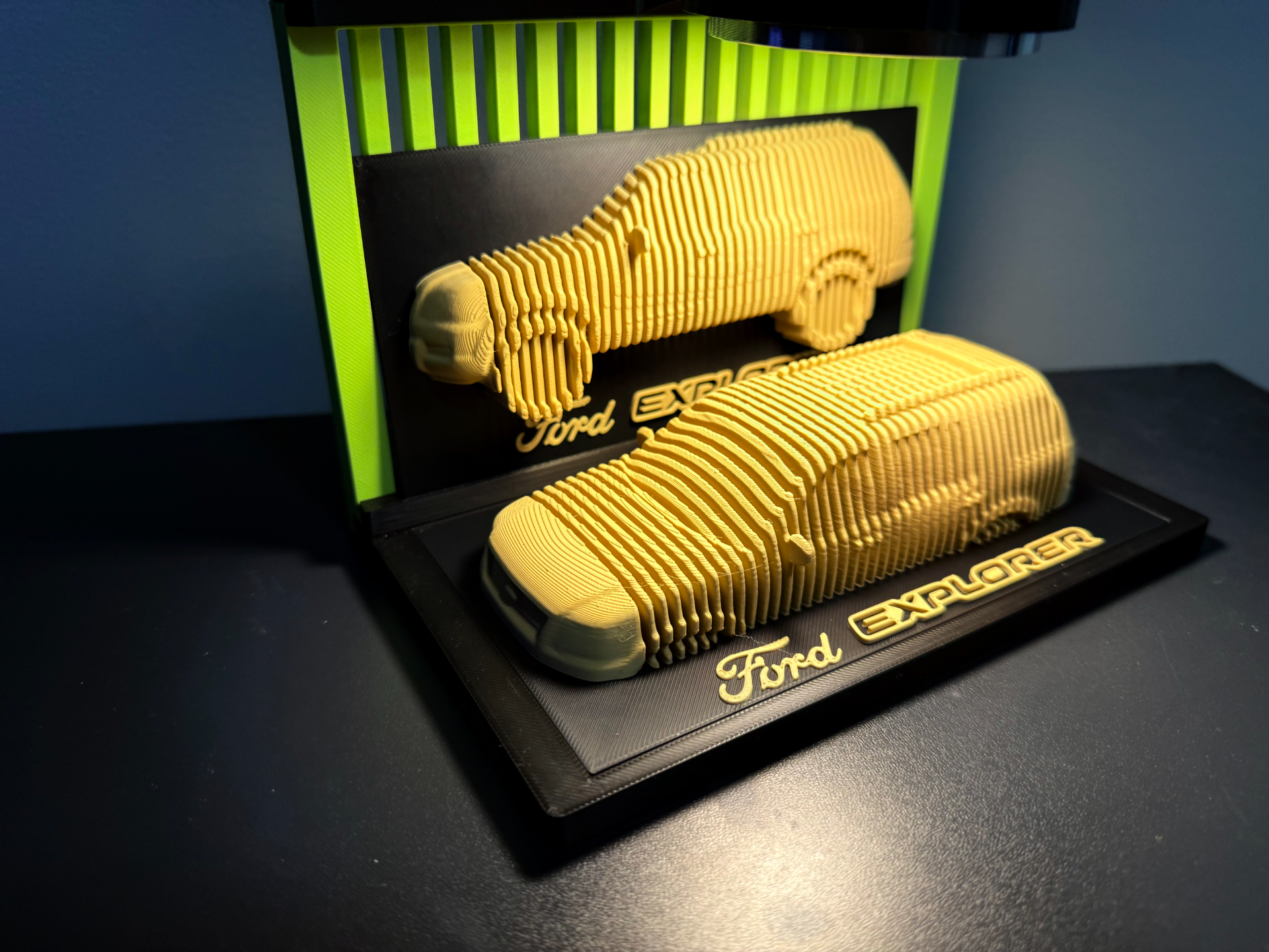 Ford Explorer SUV - Layered Car Model!