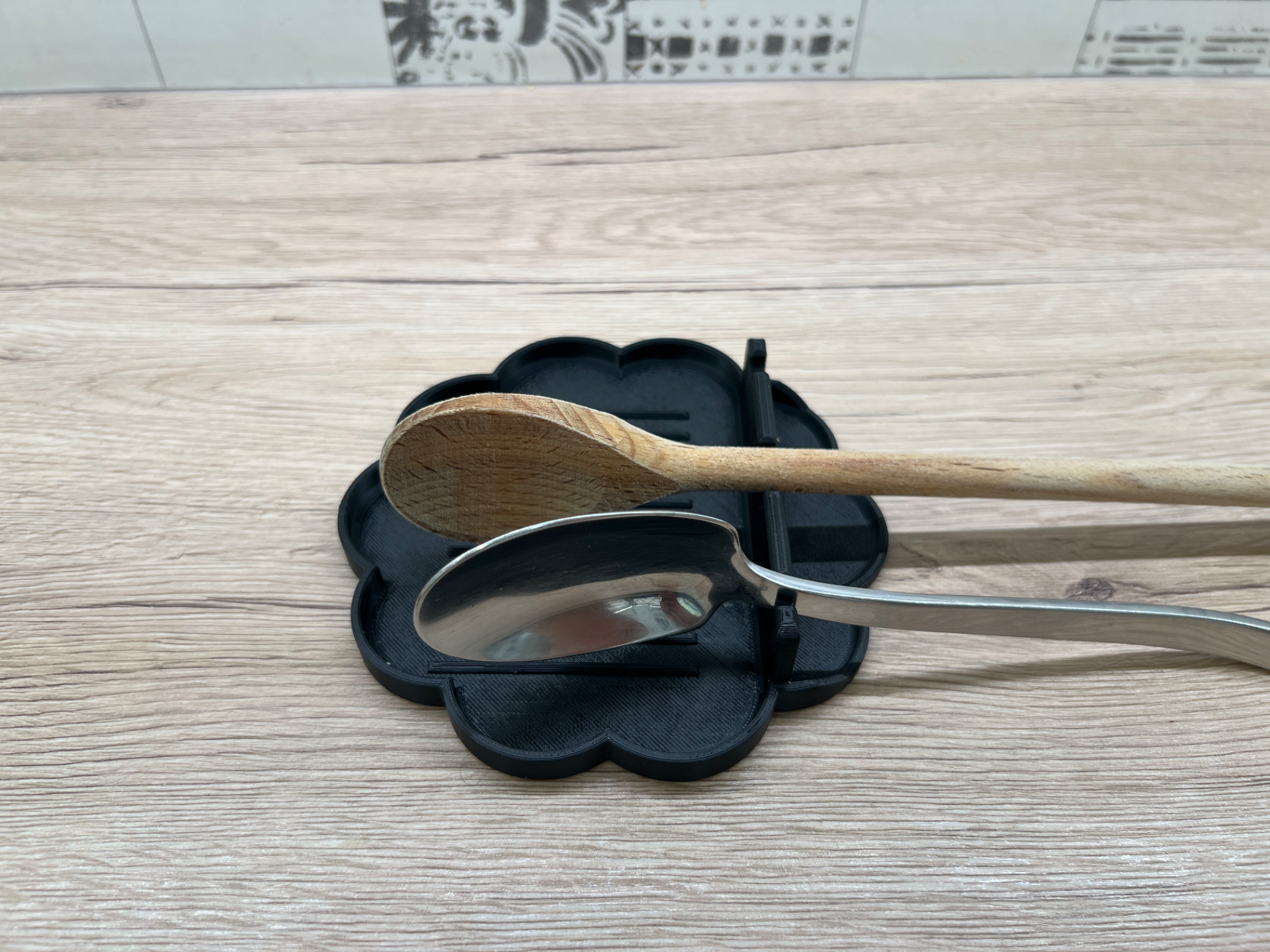 Kitchen utensil holder