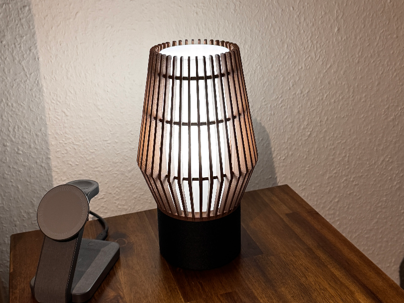 Gerippte Tischlampe