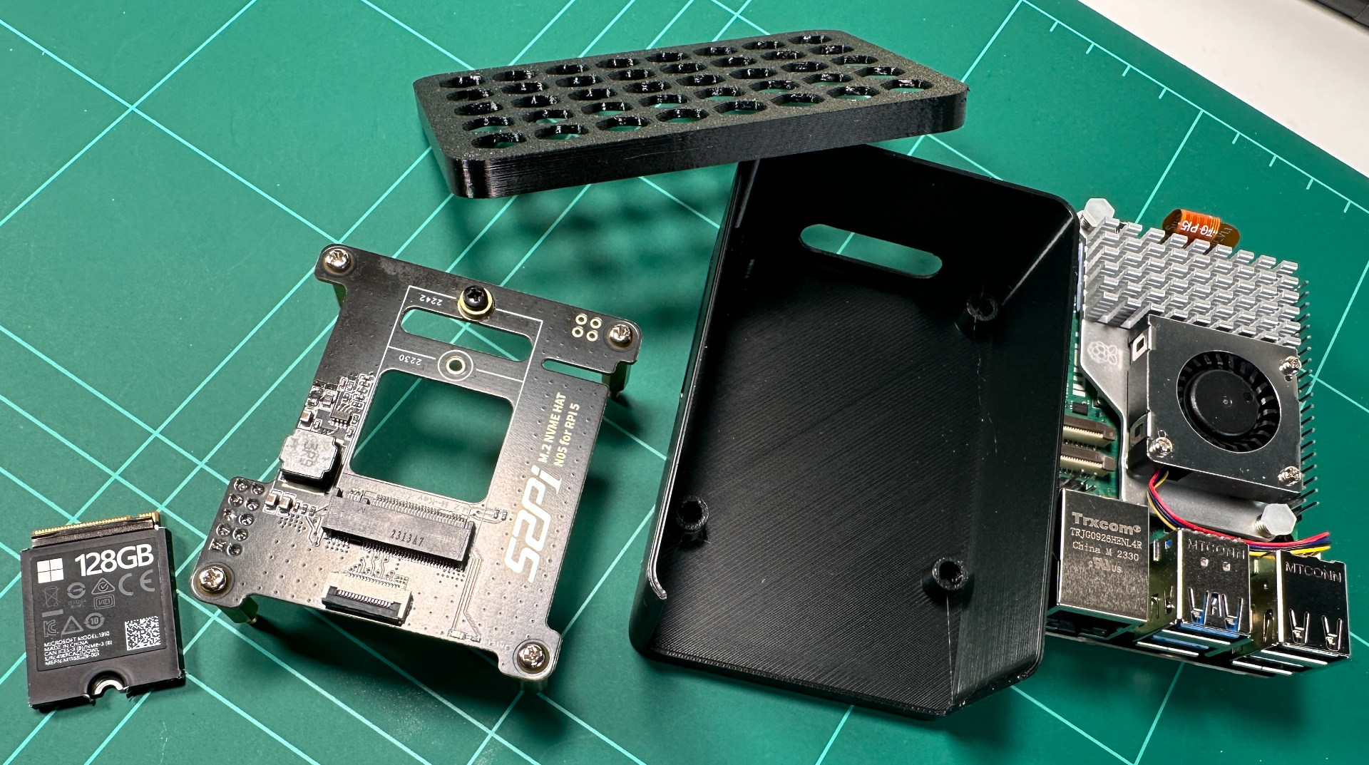Raspberry Pi 5 plus NVME Adapter Top