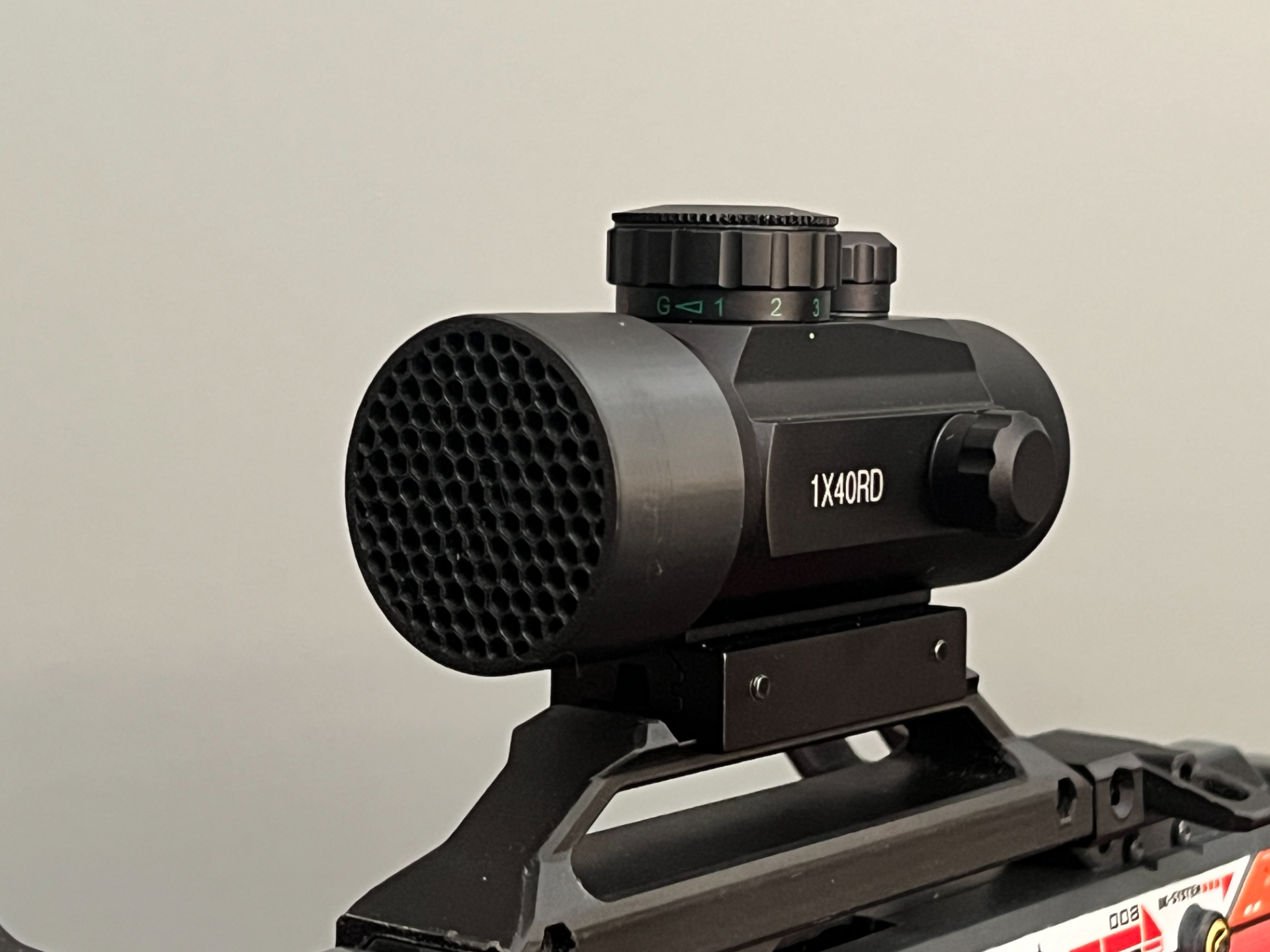 Anti-reflective device