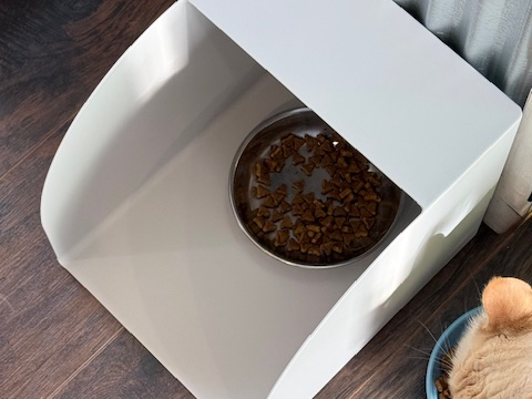 Pet Dinner Divider for Feeding Cats or Dogs
