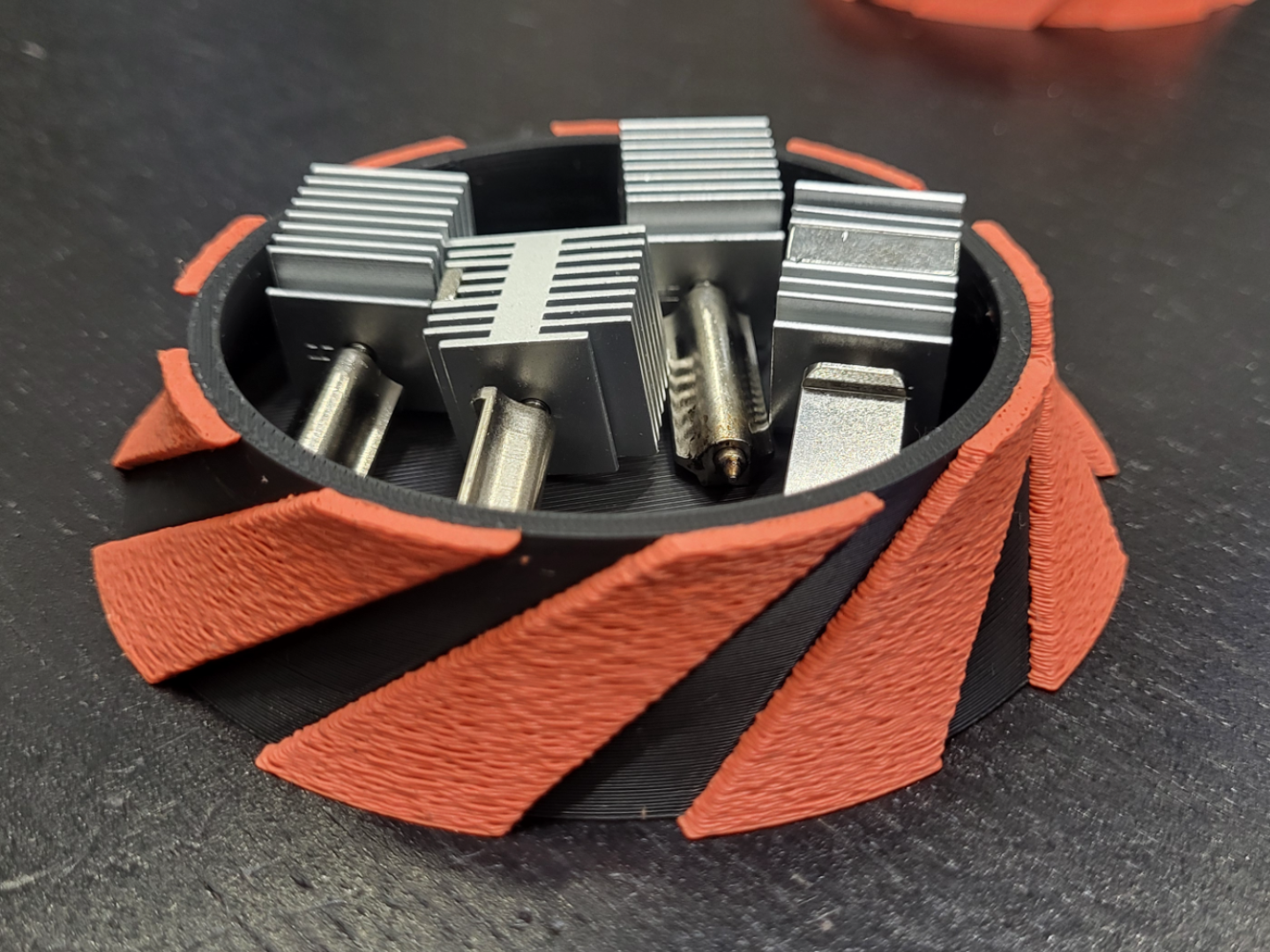Flat container for little things