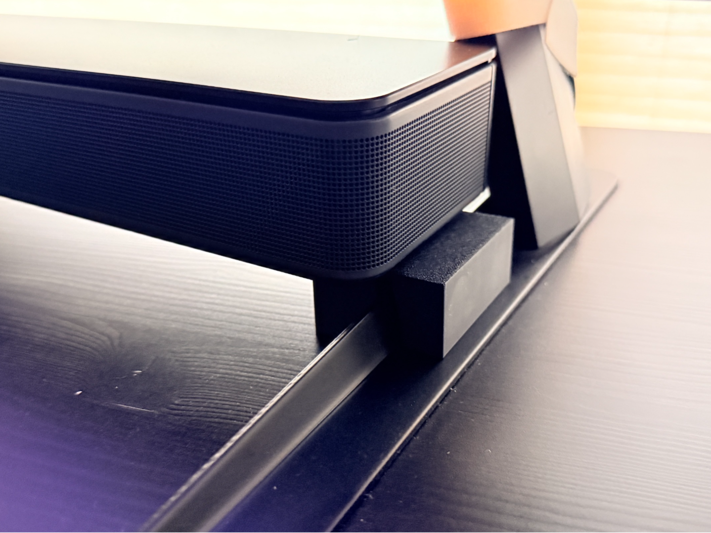 Soundbar mount with Vesa bracket under TV (BOSE)