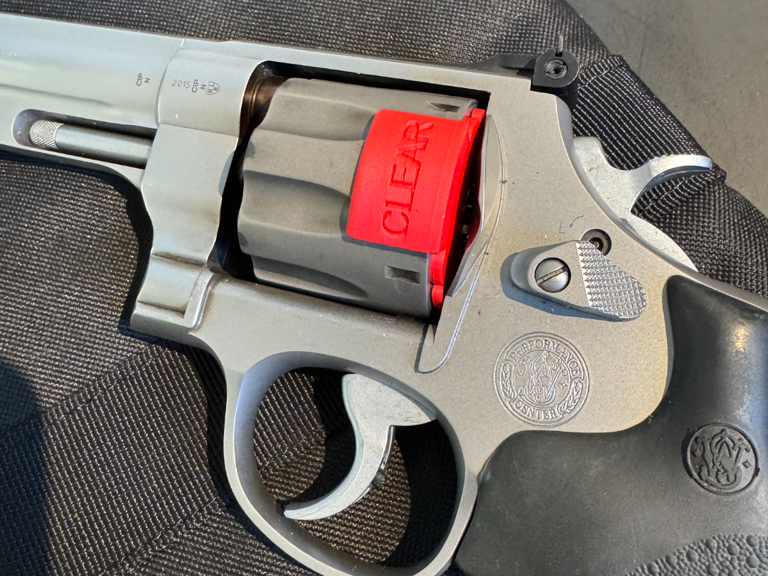 Smith & Wesson 929 chamber flag