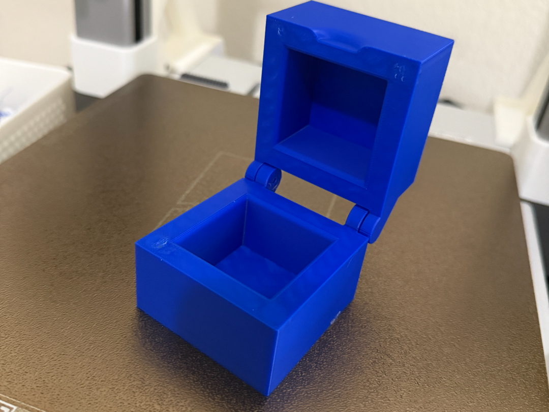 Magnetic Jewelry Box - Print in Place!