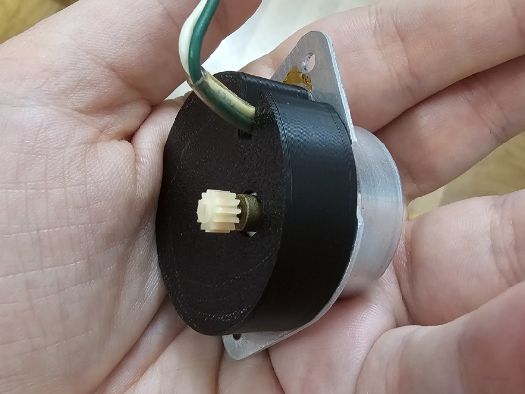 Dust cover for Copal GG-2483 flip clock motor