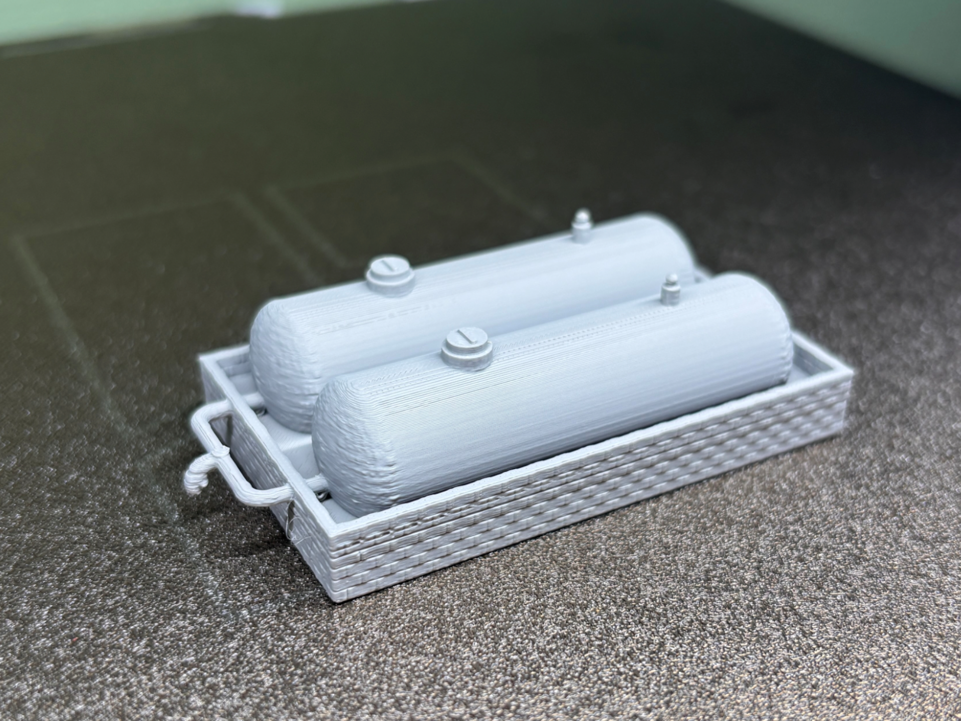 N / OO Scale Twin Oil Storage Tanks