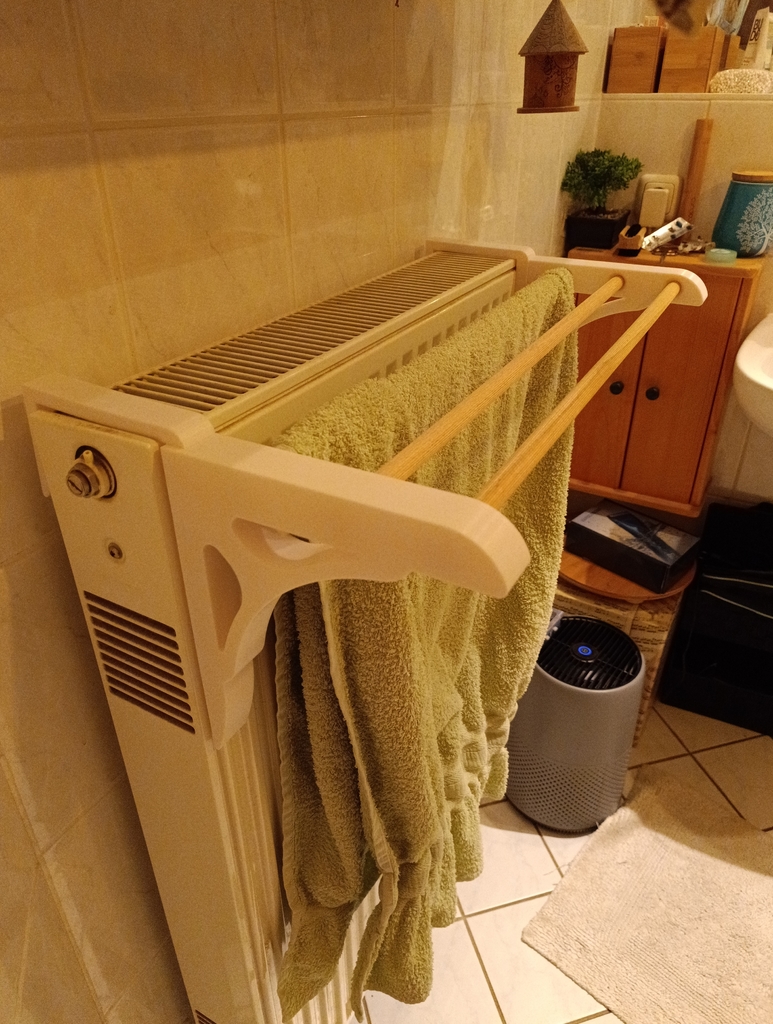 Radiator towel rack for 14mm wooden dowel rods