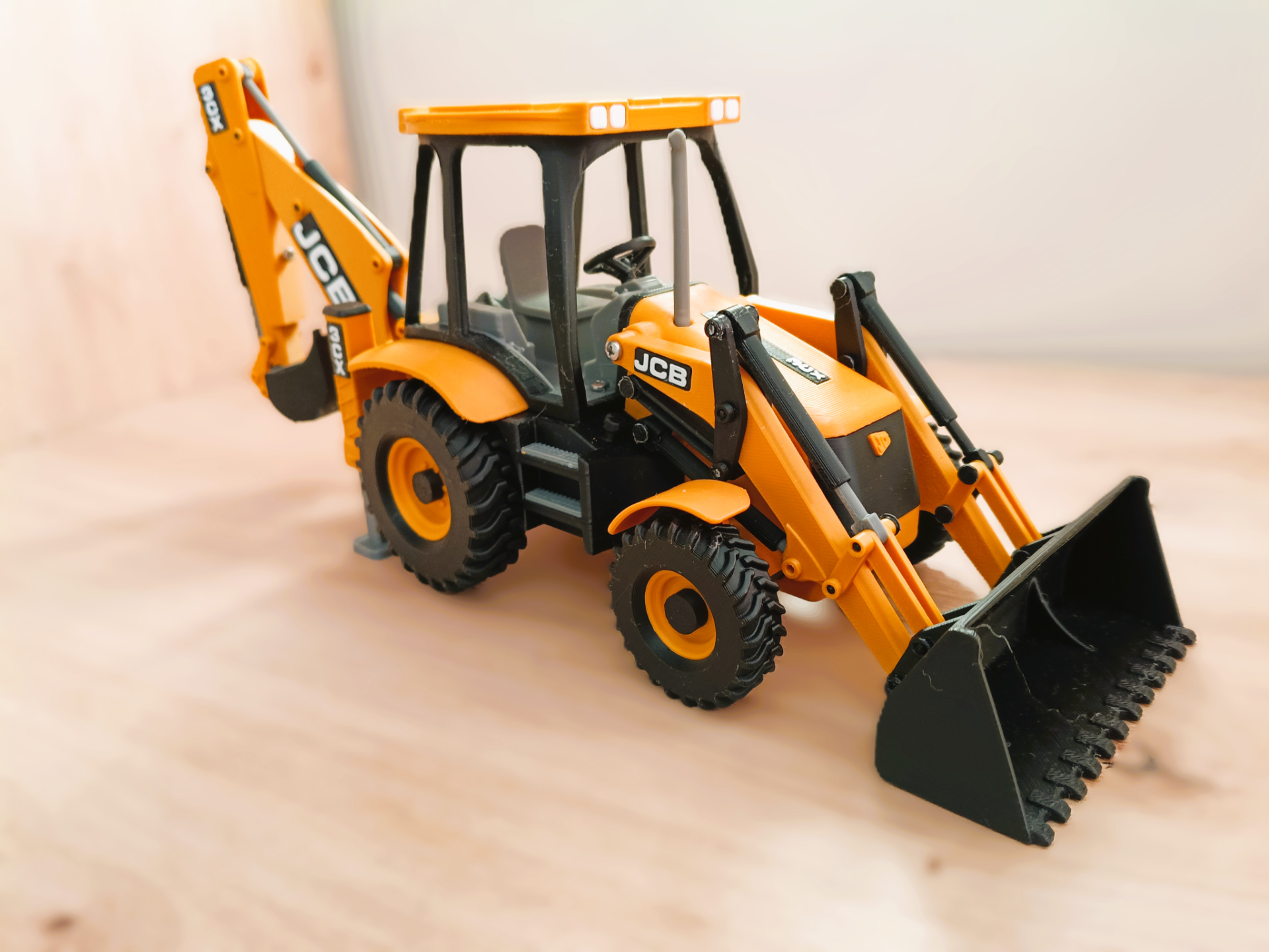 JCB 3CX Backhoe Loader ( Excavator ) 1:24 scale
