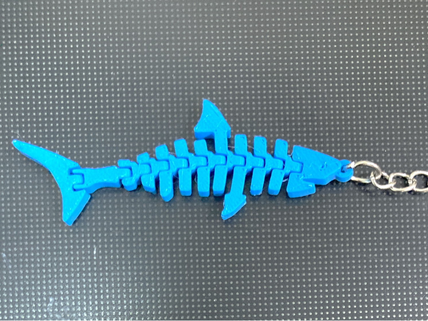 Articulated shark keychain