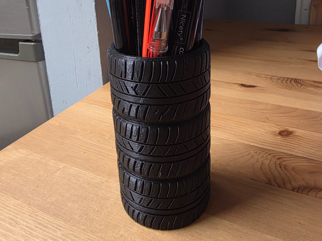 tyre pen pot