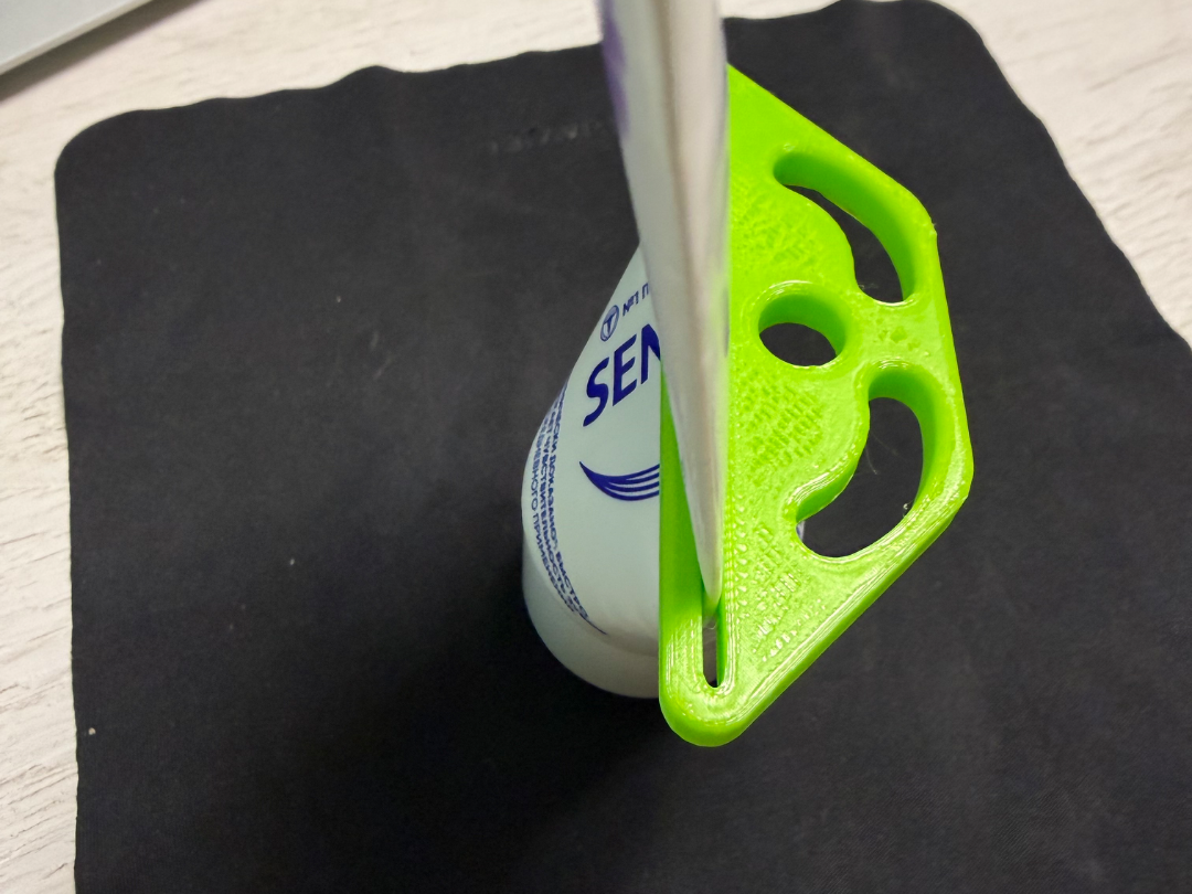 ToothpasteSqueezer