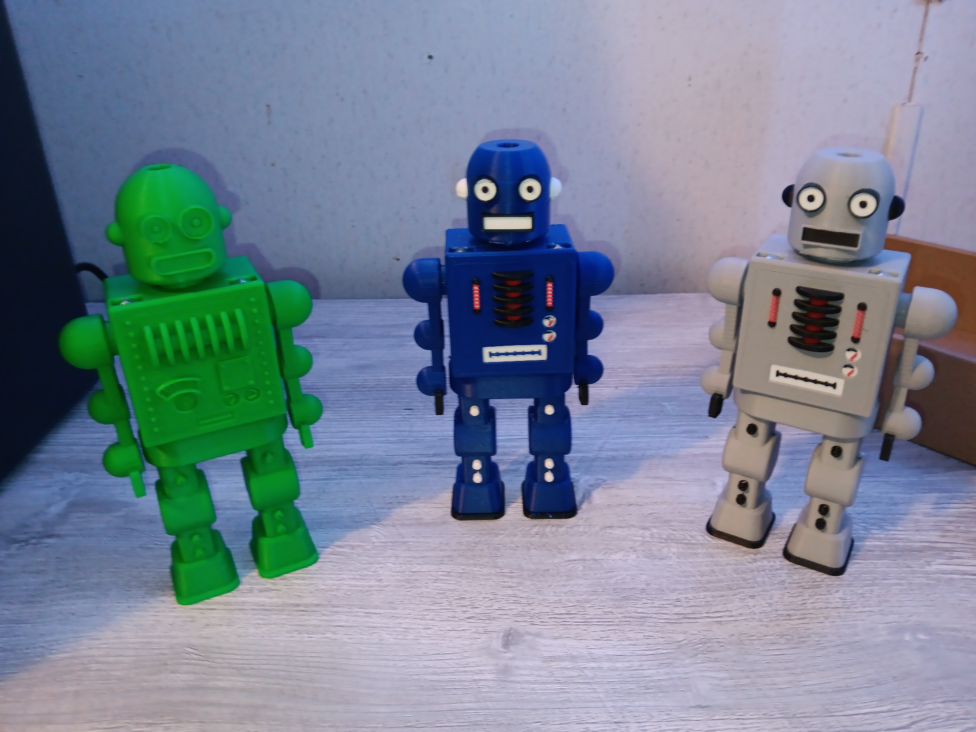 1960's Toy Robot Model Dump