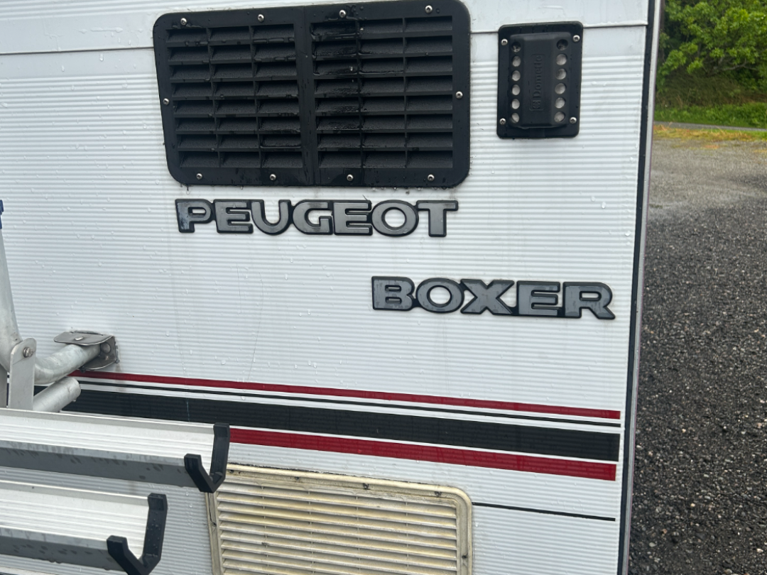 Peugeot Boxer Swift Royale 590 fridge vent