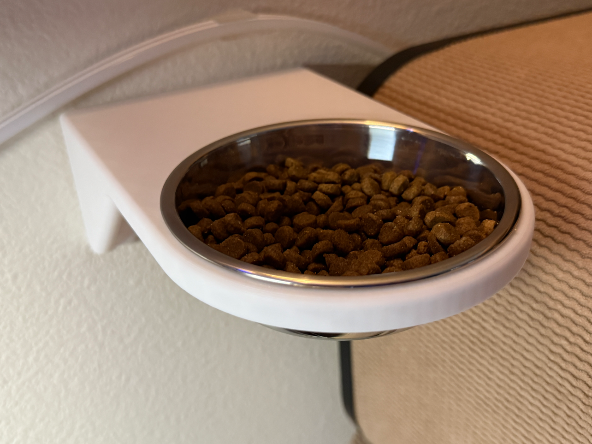 Cat/Dog Food Bowl Wall Shelf
