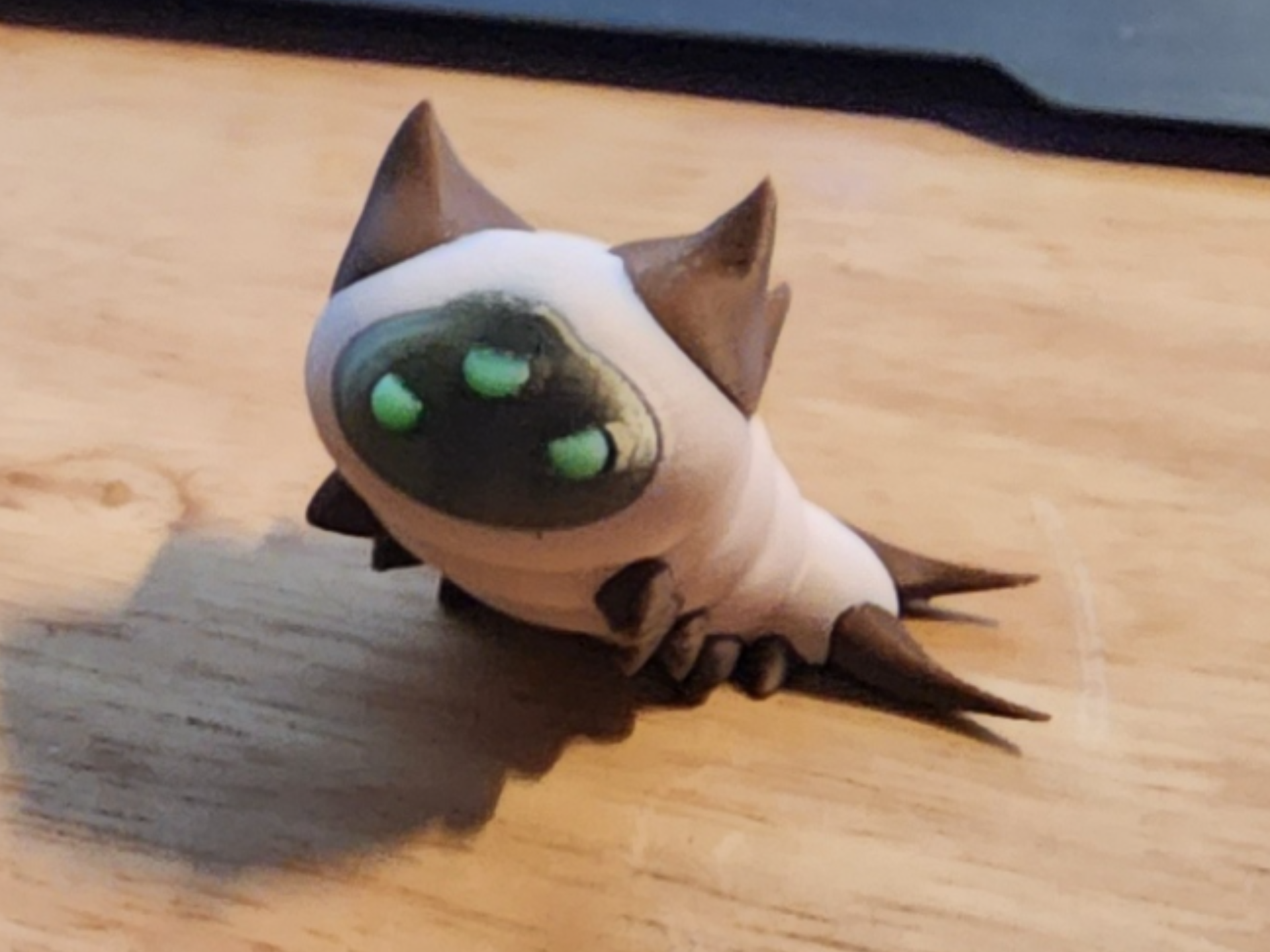Chibi Hive Worm Color