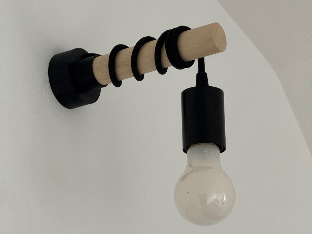applique lampada con cavo avvolto