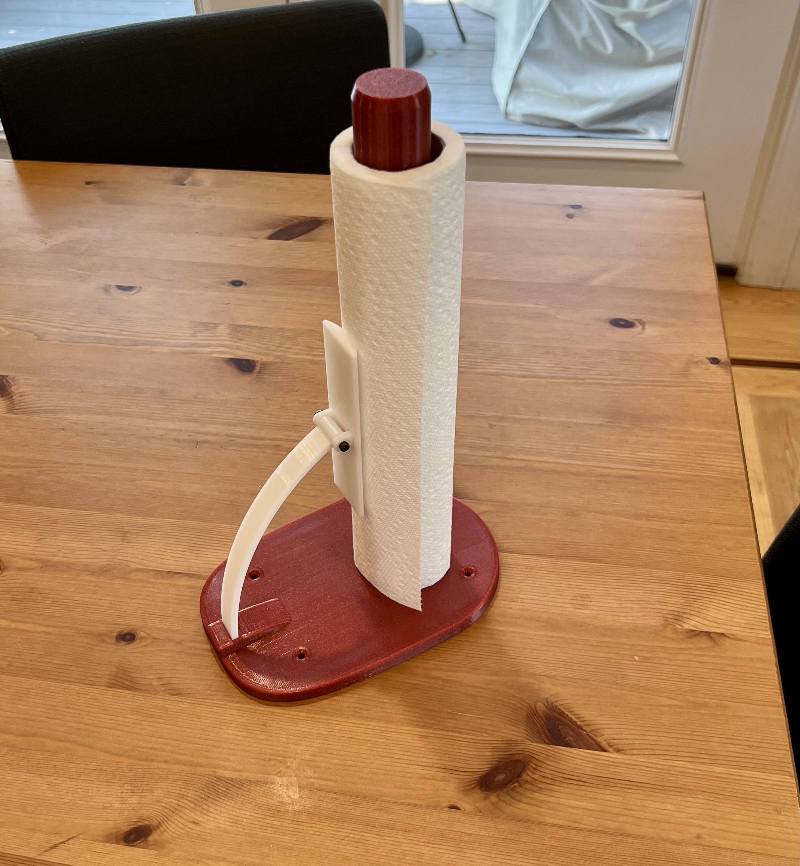 PaperMate: The paper towel holder that’s your best friend in the shop