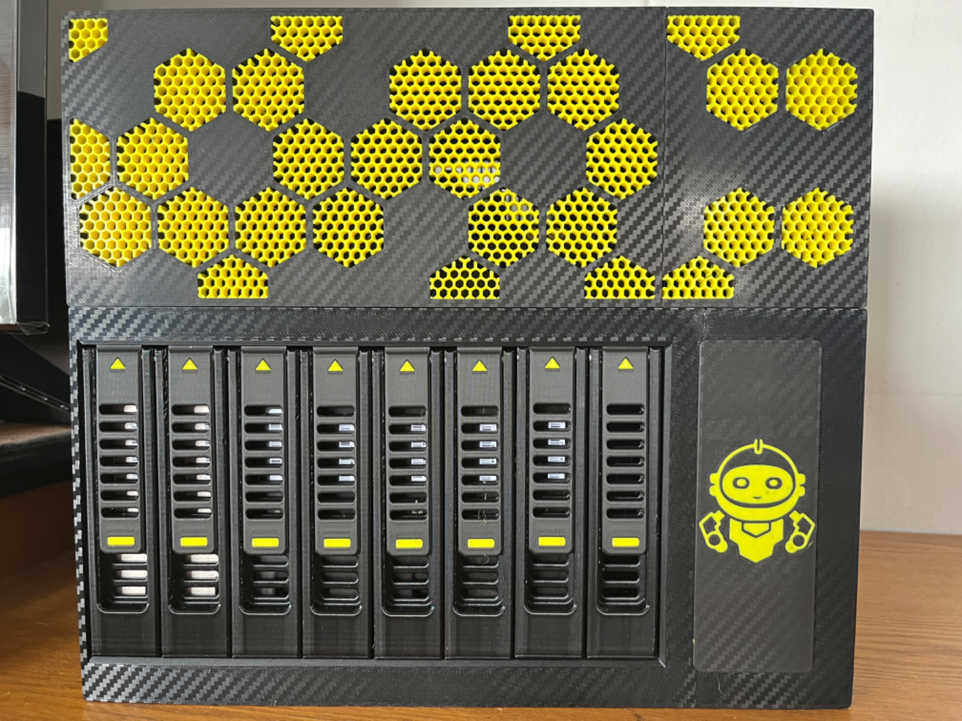 8-bay sata/sas mini-itx NAS case