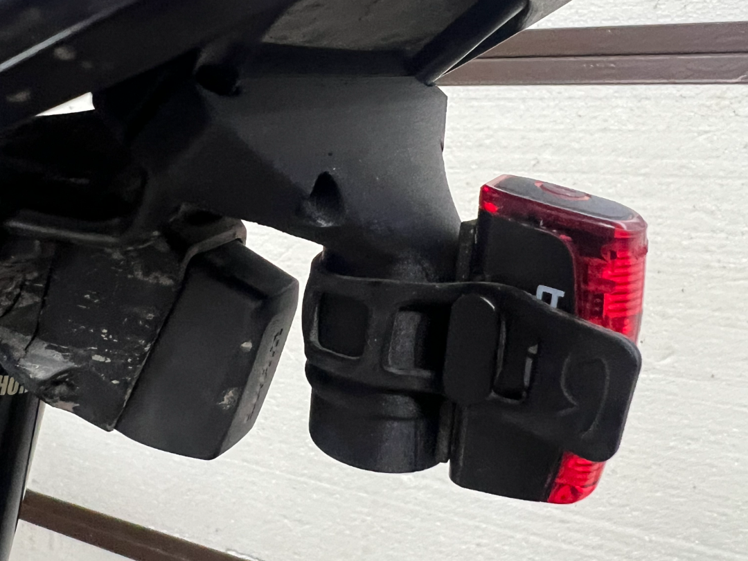 Fizik Sattel Rücklicht Halter